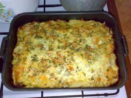 Картошка с курицей, запеченные в духовке под сыром