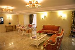 Aurora Club Hotel