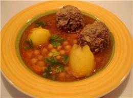 Довга с мясом (Суп гороховый с фрикадельками)