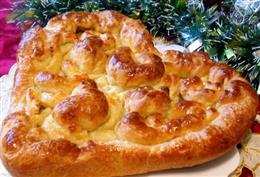 Слоеный пирог с курицей и сыром