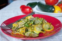 Теплый салат из кабачков